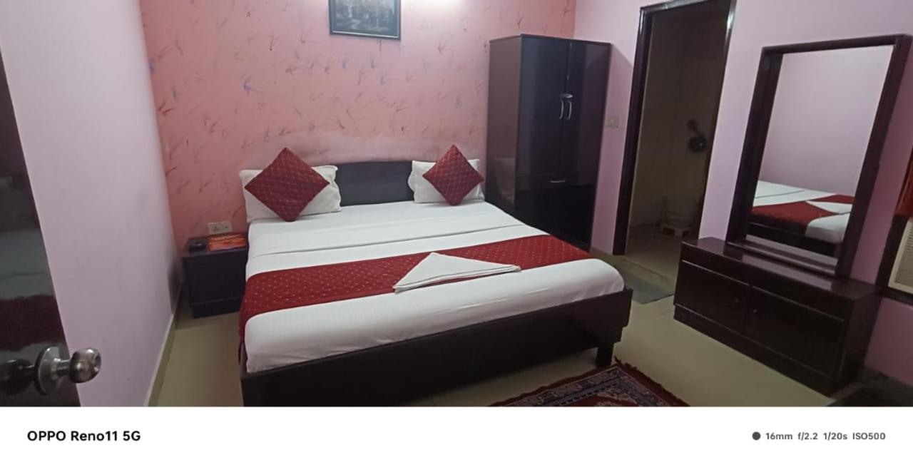 Airport Hotel Pariksheet Inn Neu-Delhi Exterior foto