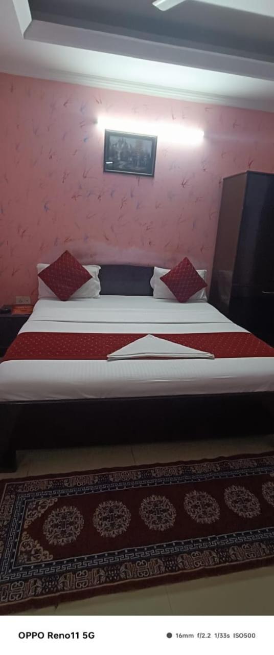 Airport Hotel Pariksheet Inn Neu-Delhi Exterior foto